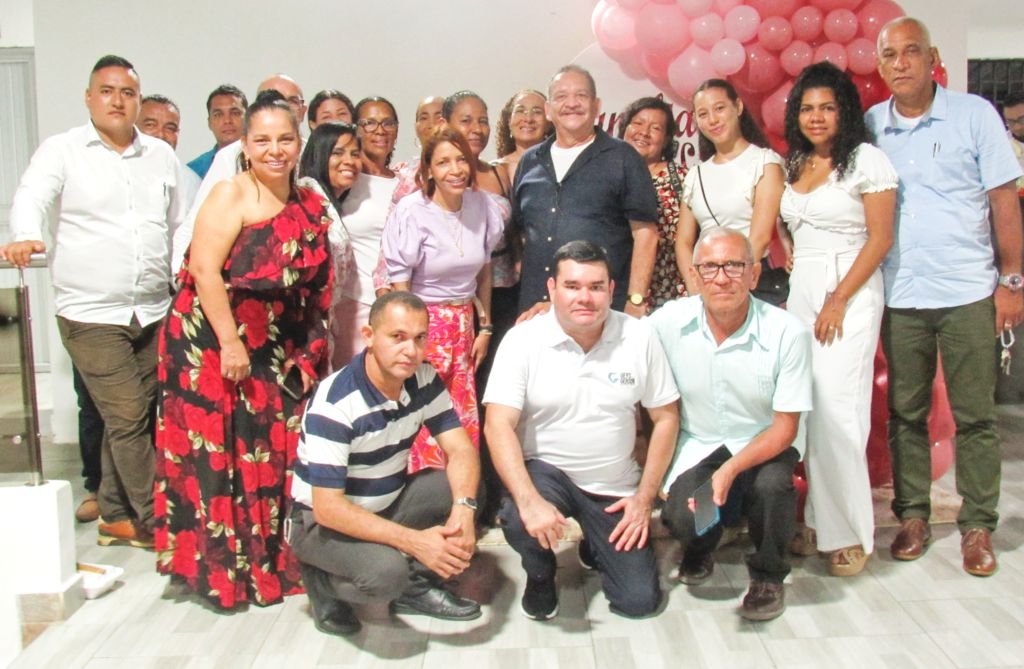 Directivos y docentes de la IETAC